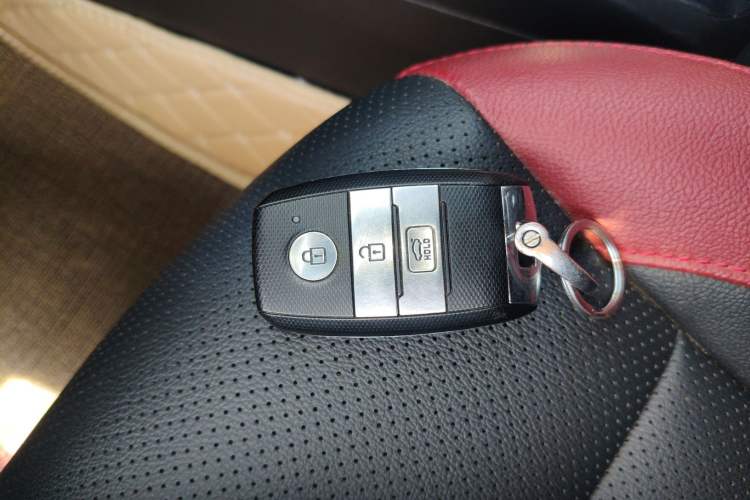 Used Kia KX Cross 2017 1.4L AT GLS
