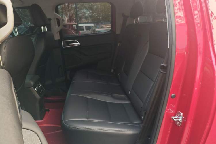 Used Great Wall Poer 2024 2.4T Passenger Version Automatic Diesel 4x4 Comfort Trim