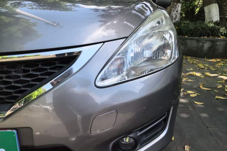 Used Nissan Tiida 2011 1.6L CVT Smart Version Left Front Headlight
