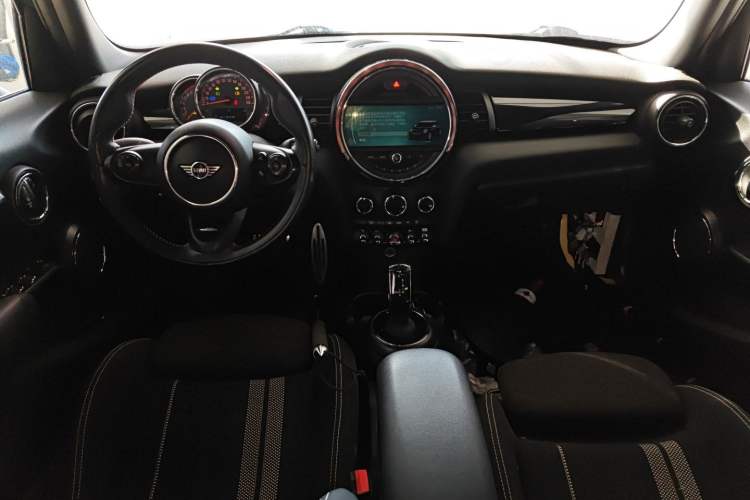 Used MINI MINI 2018 1.5T COOPER Racing Edition Five-Door Version