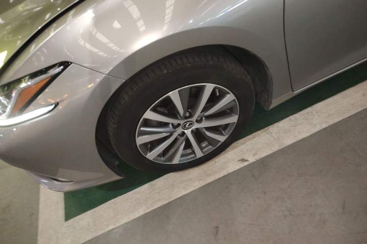 Used Lexus ES 2018 200 Excellence Edition China V Standard
