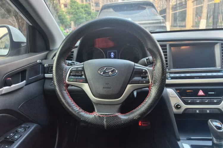 Used Hyundai Elantra (6th Generation / Lingdong) 2016 1.6L Automatic ZhiXuan – Elite Version Steering Wheel