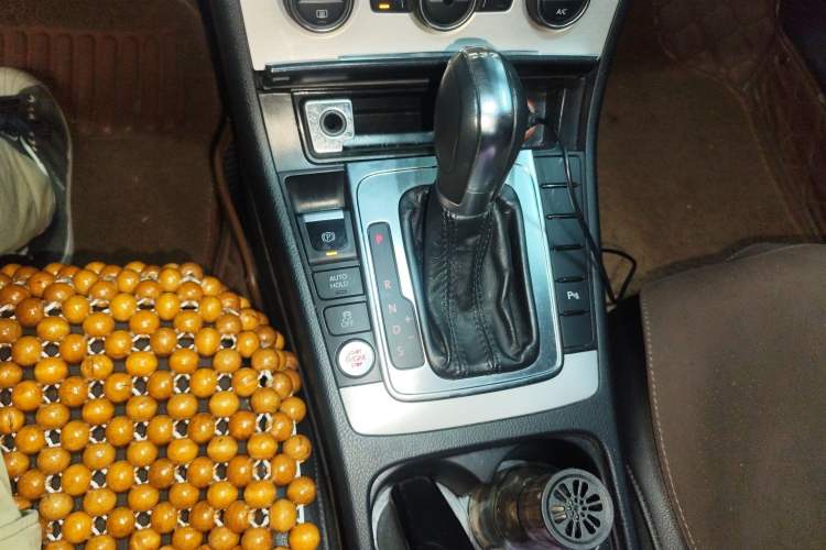 Used Volkswagen Magotan 2015 Revised Version 2.0 TSI Luxury Edition Gear Lever