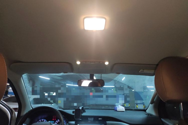 Used Dongfeng Palazzo 2022 2.0T Manual Two-Wheel Drive Luxury Version
