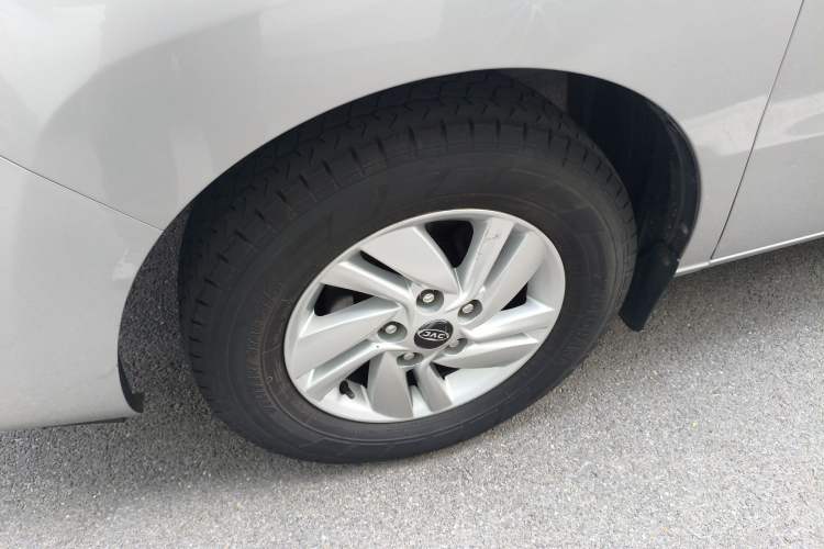 Used JAC Refine M4 2016 2.0L Manual Luxury Version