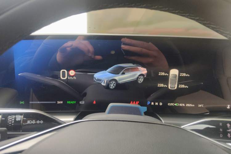 Used Cadillac LYRIQ 2022 Four-Wheel-Drive High-Performance Deluxe Edition