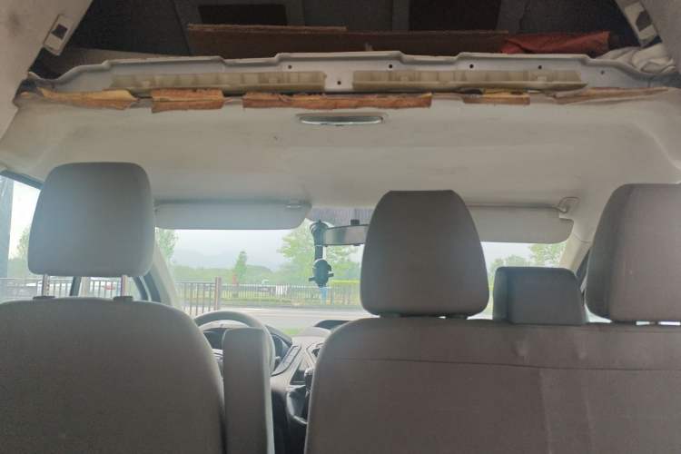 Used Ford Transit 2019 2.0T Diesel Multi-Purpose Commercial Vehicle Short Wheelbase Mid-Roof Design 6-Seater China VI Standard Headliner