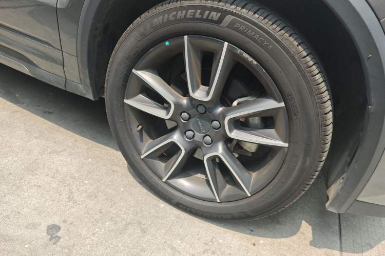 Used Lynk & Co 01 2021 2.0TD Two-Wheel-Drive Pro Trim Right Front Wheel Hub