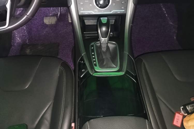 Used Ford Mondeo 2013 2.0L GTDi240 Luxury Sport Model Gear Lever