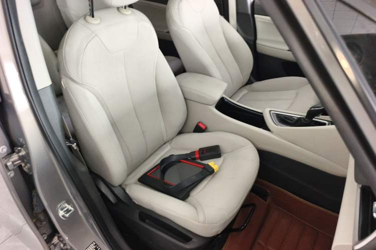 Used Buick GL6 2019 18T 6-Seater Elite Version China V Standard
