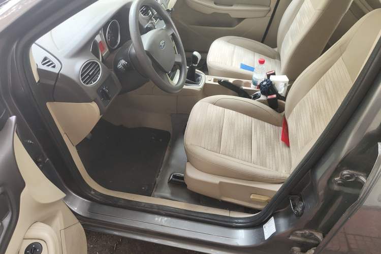 Used Ford Focus 2013 Sedan Classic 1.8L Manual Base Model