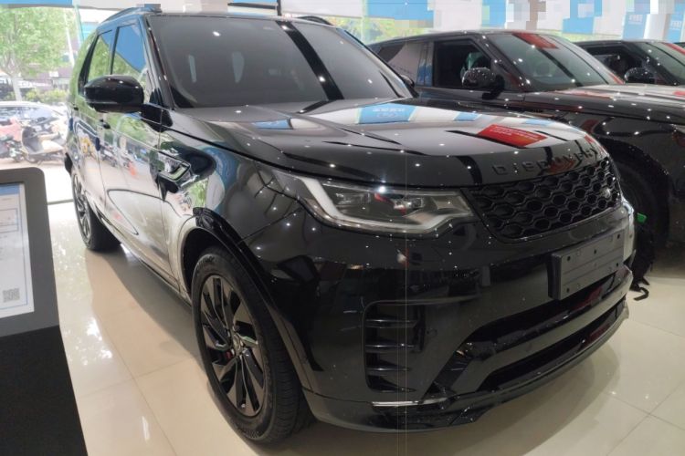 Used Land Rover Discovery 2021 360 PS R-Dynamic S Front Right 45 Deg