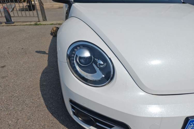 Used Volkswagen Beetle 2013 1.4TSI Luxury Model Right Front Headlight