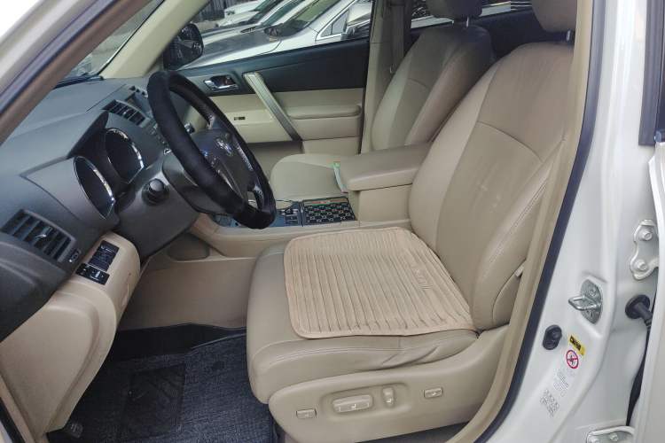 Used Toyota Highlander 2011 2.7L Two-Wheel Drive 5-Seater Sport Edition
