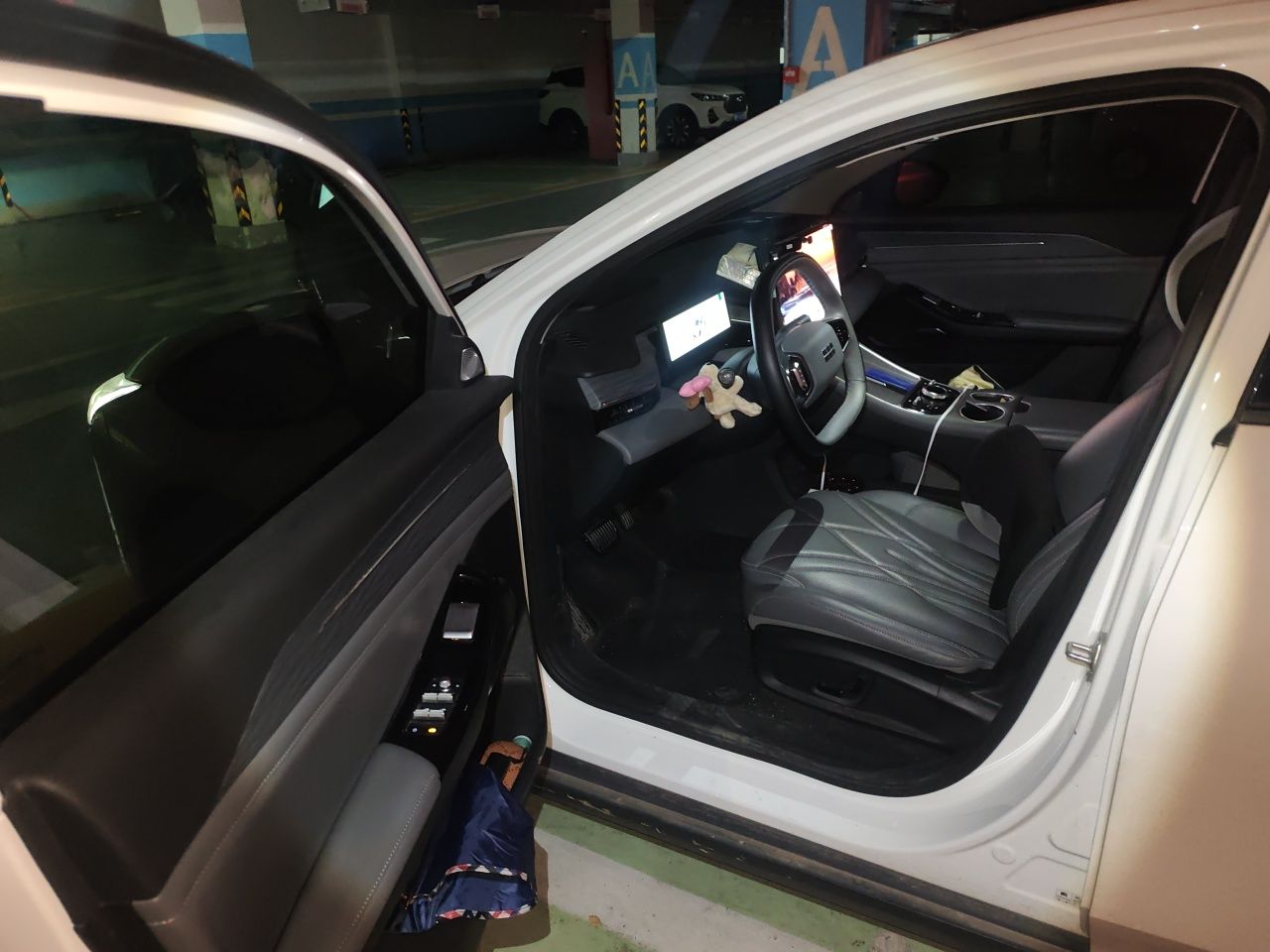 Geely Galaxy L6 2025 EM-i 140km Explorer+ Edition — снимка 16