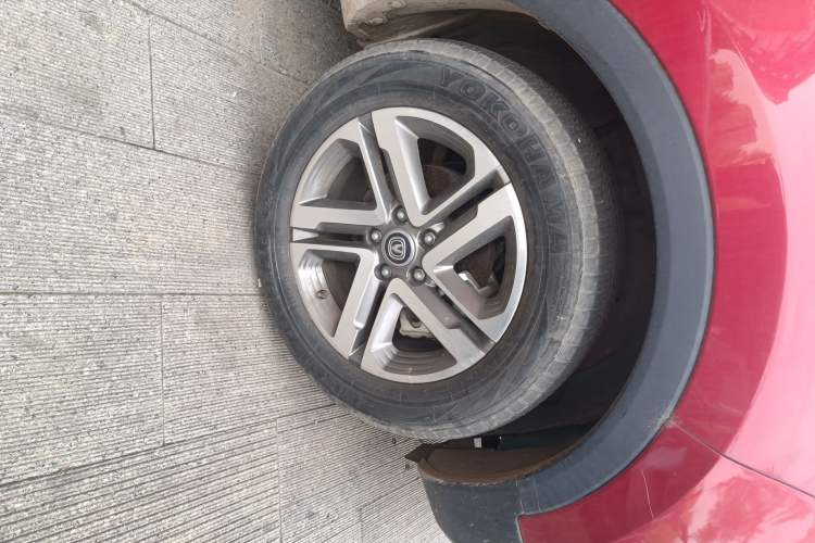 Used CHANGAN CS55 2017 1.5T Automatic Colorful Edition Right Front Wheel Hub