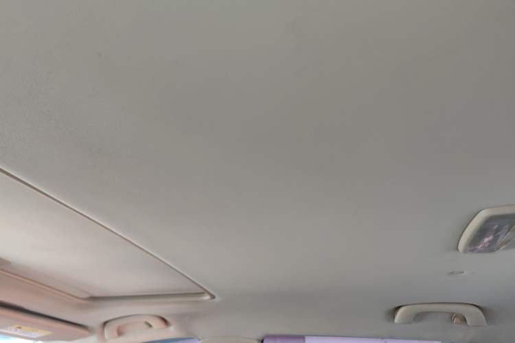 Used Baojun 560 2015 1.8L manual luxury version
