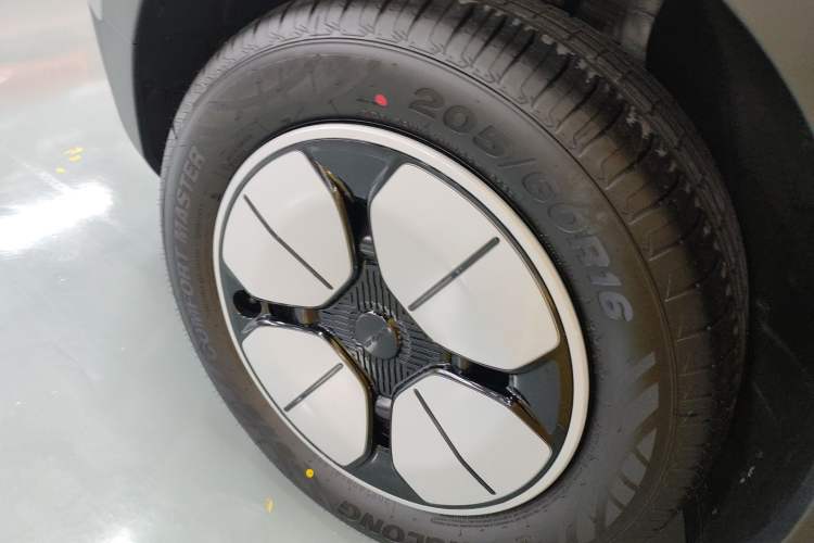 Used Geely Galaxy Geome 2025 310km Youth Edition Exterior 5