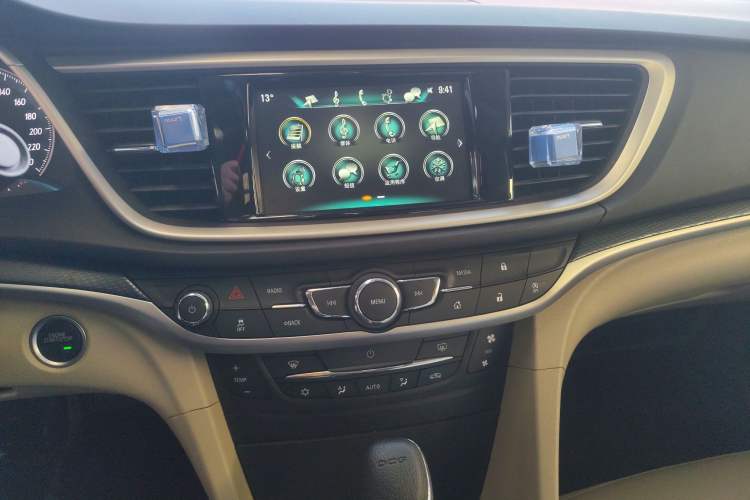 Used Buick GT 2018 15T Dual-Clutch Elite Model China V Standard Audio And AC Panel