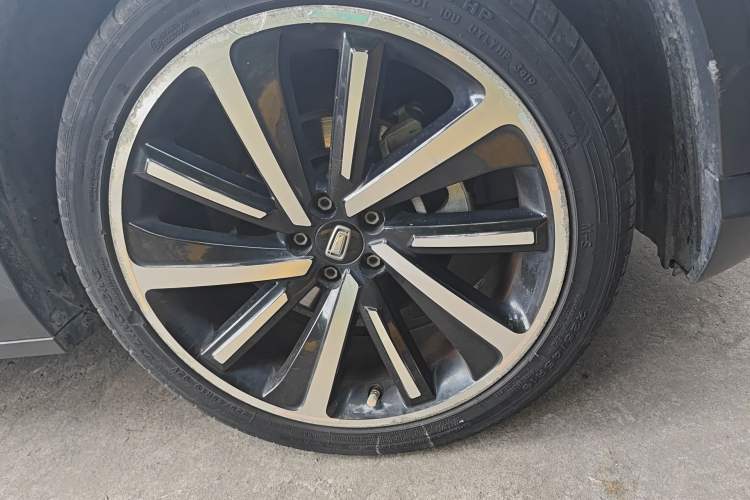 Used Bestune T77 2020 PRO 280 TID Automatic Prestige Model Right Front Wheel Hub