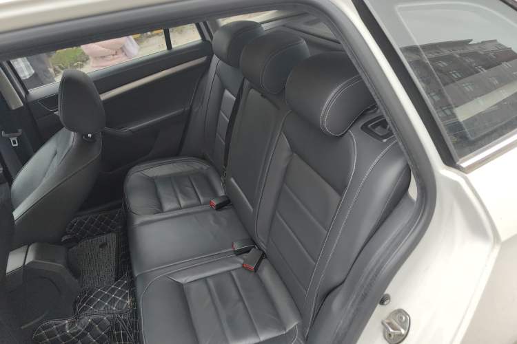 Used Volkswagen Gran Lavida 2015 1.6L Automatic Comfort Edition Left Rear Seat