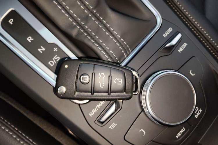 Used Audi Q2L 2023 35TFSI Fashion Dynamic Model Vehicle Key