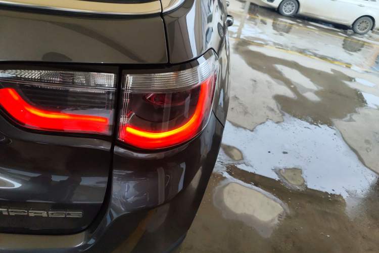 Used Jeep Compass 2019 220T Automatic Family Edition
