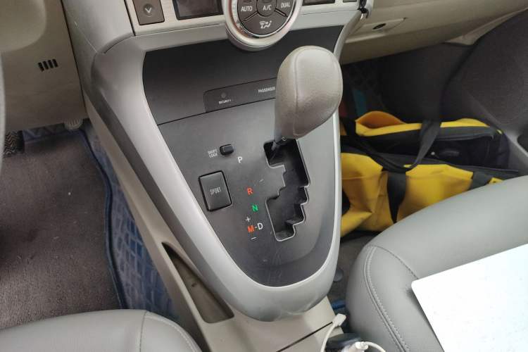 Used Toyota Verso 2014 Starlight 180G CVT Comfort Edition