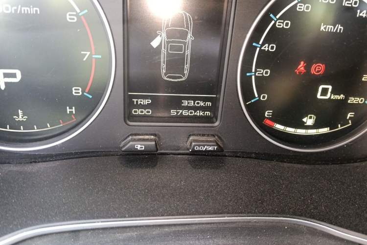 Used Geely Auto Vision X6 2016 1.3T CVT Flagship Model Odometer Close Up
