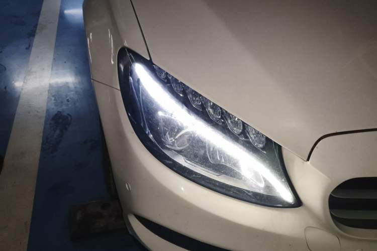 Used Mercedes-Benz C-Class 2017 Restyled C 200 Sport Edition Exterior 6