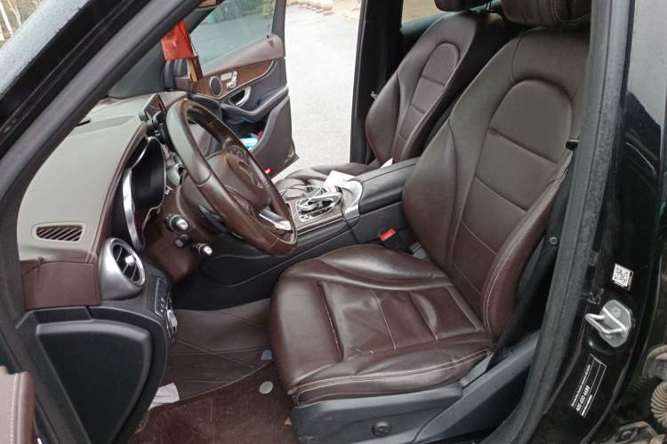 Used Mercedes-Benz GLC 2016 GLC 300 4MATIC Dynamic Model