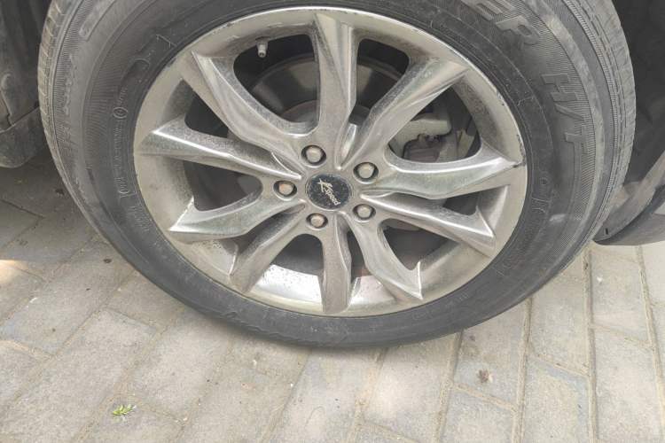 Used Mitsubishi ASX 2013 2.0L CVT Two-Wheel Drive Elite Edition Right Front Wheel Hub