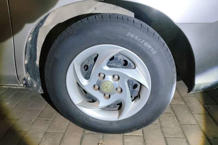 Used JAC Refine 2015 2.0L Shuttle Gasoline Long-Wheelbase Standard Version HFC4GA3-3D