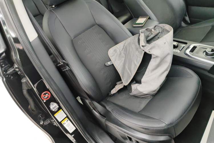 Used Land Rover Discovery Sport 2019 240 PS PURE Edition China VI Standard