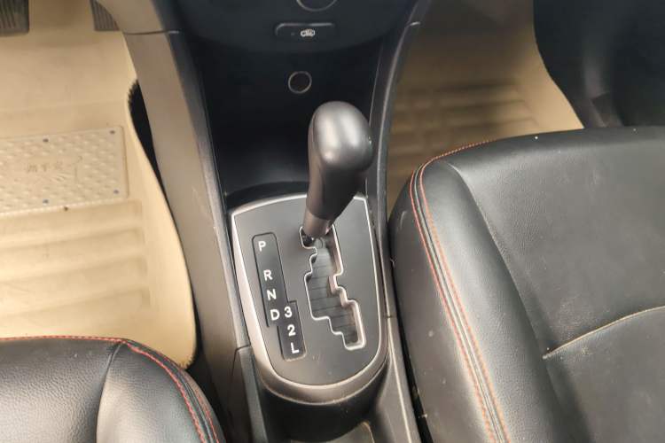 Used Hyundai Verna Ray 2016 1.4L Automatic Leading-Edge GLX