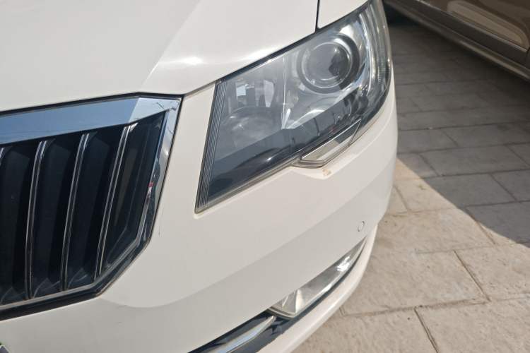 Used Skoda Superb 2013 1.8TSI Automatic Yashi Edition
