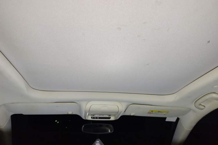 Used Cadillac XT5 2018 25T Luxury Model Headliner