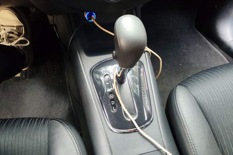 Used Nissan Tiida 2014 1.6L CVT Smart Model Gear Lever