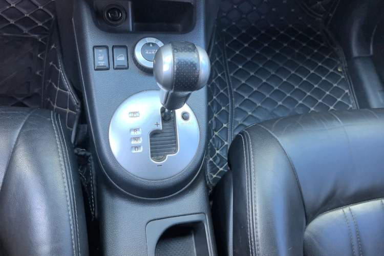 Used Nissan X-Trail 2012 2.5L CVT Luxury Edition 4WD Gear Lever
