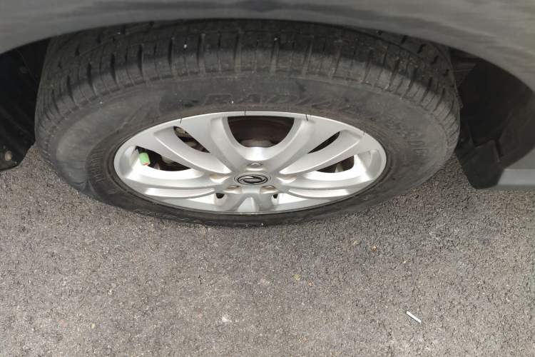 Used Dongfeng Fengon 370 2016 1.5L Manual Luxury Version SFG15-05 7 Seats Right Rear Wheel Hub