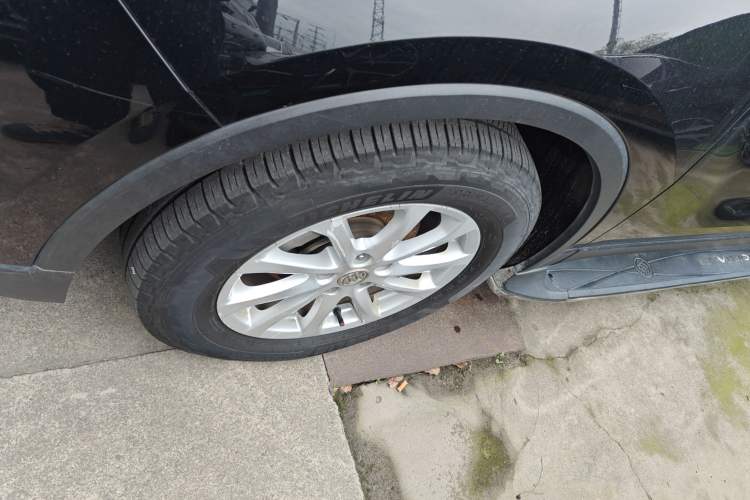 Used Buick Envision 2017 20T Two-Wheel Drive Elite Version Exterior 4