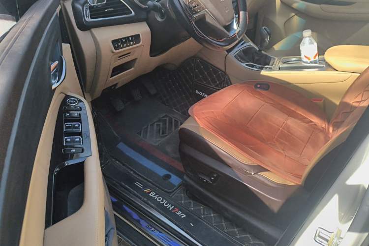 Used Baojun 730 2017 1.5T Manual Prestige Version 7 Seats Driver Seat