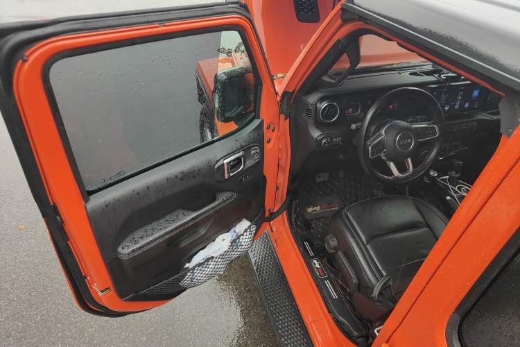 Used Jeep Wrangler 2018 2.0T Sahara Four-Door Edition