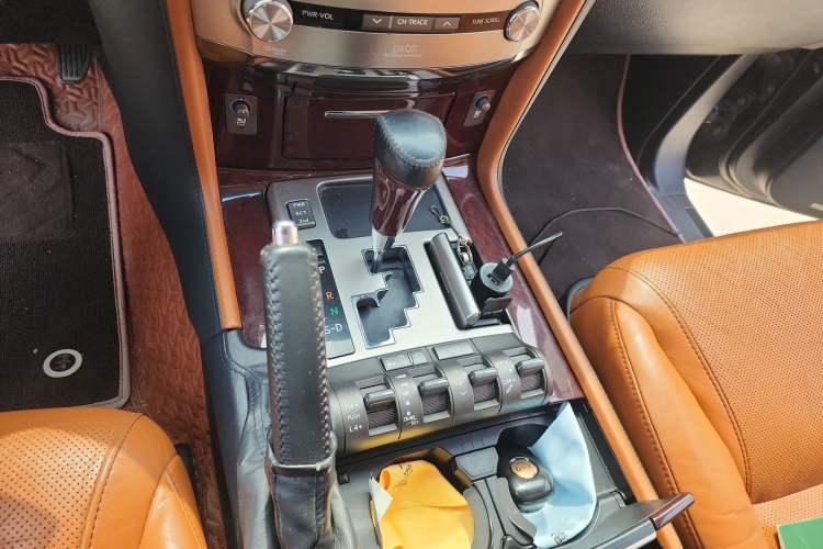 Used Lexus LX 2013 570
