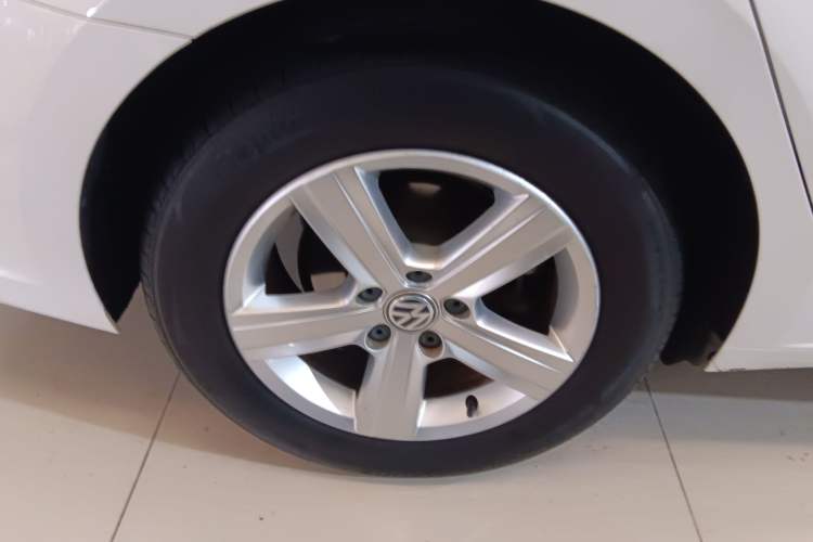 Used Volkswagen Lamando 2015 230TSI DSG Fashion Edition
