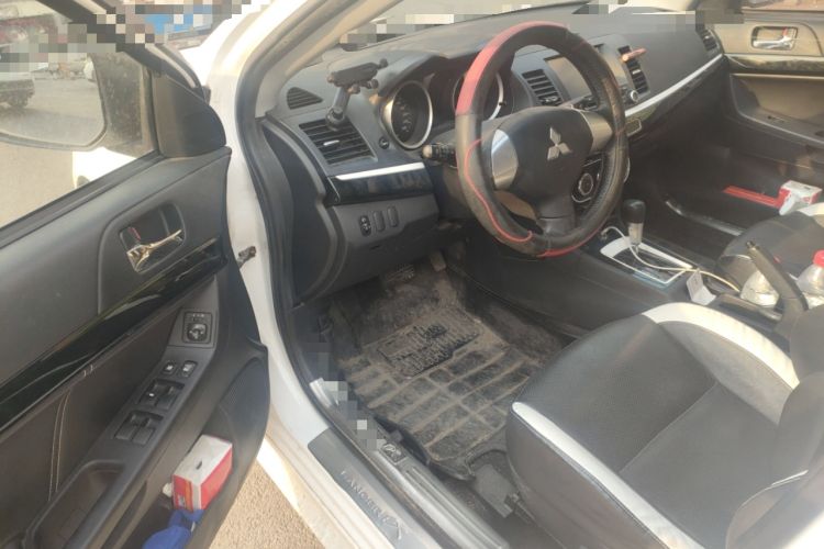 Used Mitsubishi Lancer EX 2016 1.8L CVT Black-and-White Retro Edition