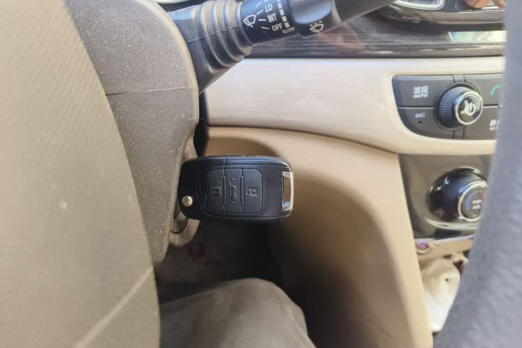 Used Baojun 730 2016 1.5T Manual Comfort Version 7 Seats Vehicle Key