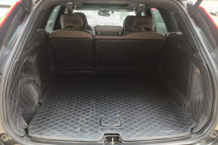 Used Volvo XC60 2022 B5 4x4 Smart Luxury Edition
