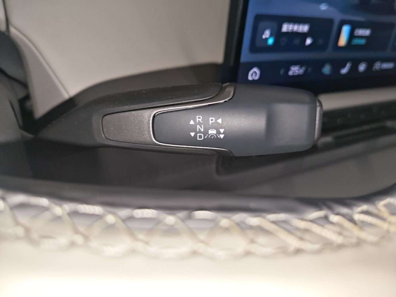 Hongqi HS6 PHEV 2026 240 Smart Hybrid Version — снимка 16