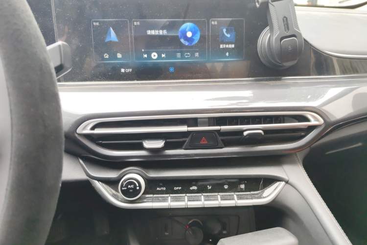 Used CHANGAN Eado 2020 PLUS Blue Whale NE 1.4T GDI DCT Prestige Model Audio And AC Panel